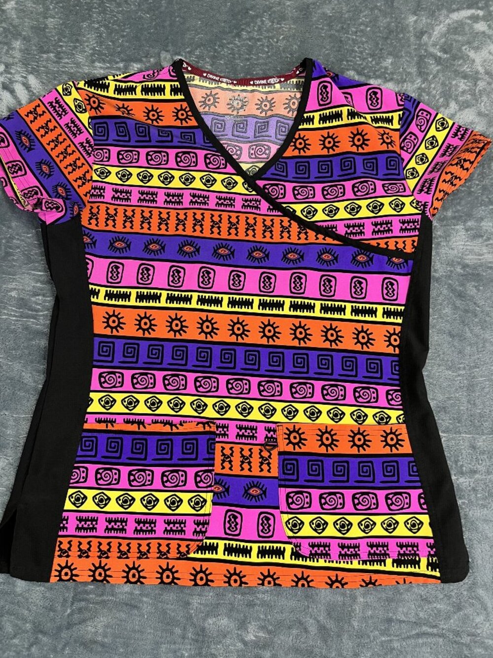 Divine Stretch Womens Scrub Top Psychedelic Print S